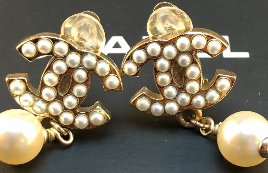 chanel silver pearl earrings vintage