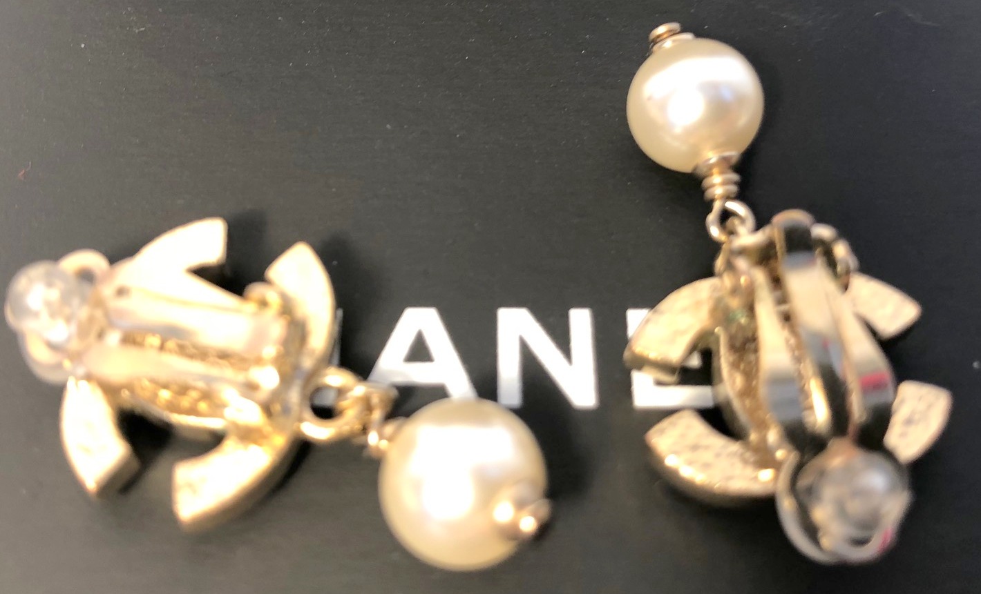 CHANEL Pearl CC Drop Clip On Earrings Gold 90642