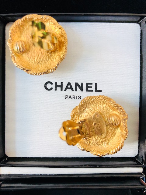 CHANEL Earrings 1970s Vintage Faceted Pearl & Crystals Flower Clip-On W/Box  - Chelsea Vintage Couture