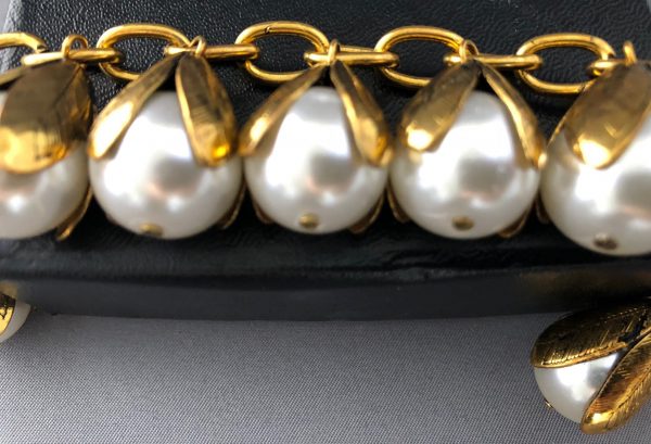 Tulip Drops Pearls Bracelet