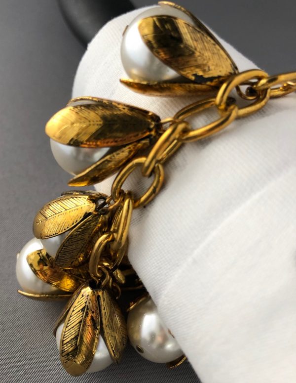 Tulip Drops Pearls Bracelet