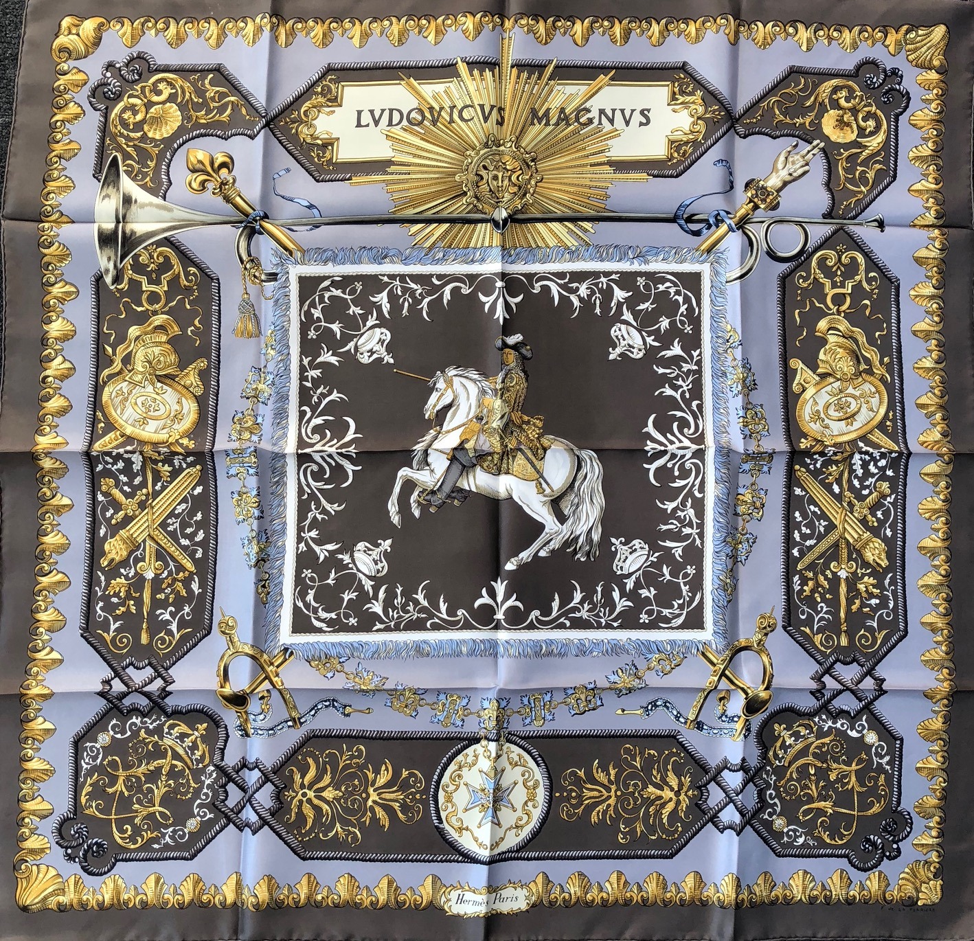 Hermès carré Square scarf &#39;Louis XIV Versailles&#39; Ludovicus Magnus