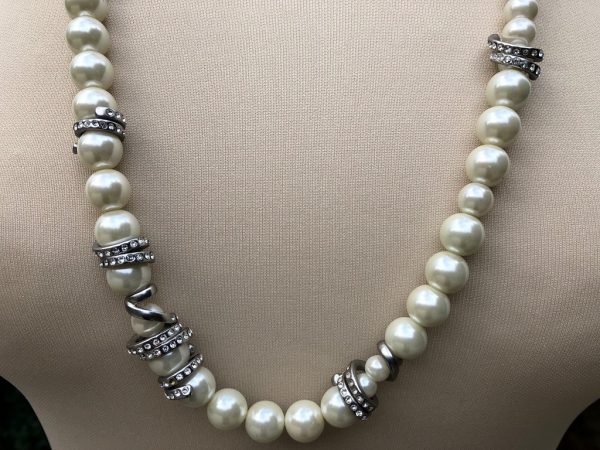 CHANEL Interlocking CC Pearl Necklace Crystal Spiral - Chelsea Vintage ...