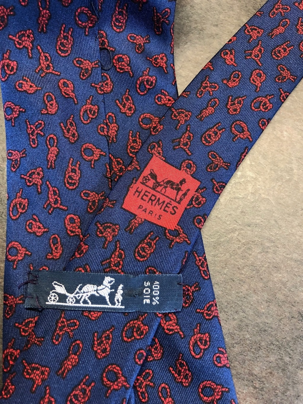 HERMES - Navy Blue Burgundy Knotted Print Bow Tie - Blue, Red