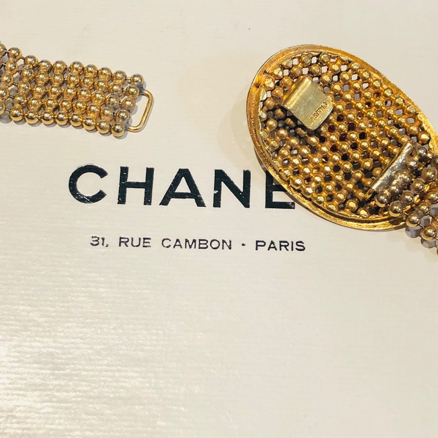 CHANEL Belt 70s Gold Gripoix Medaillon - Chelsea Vintage Couture