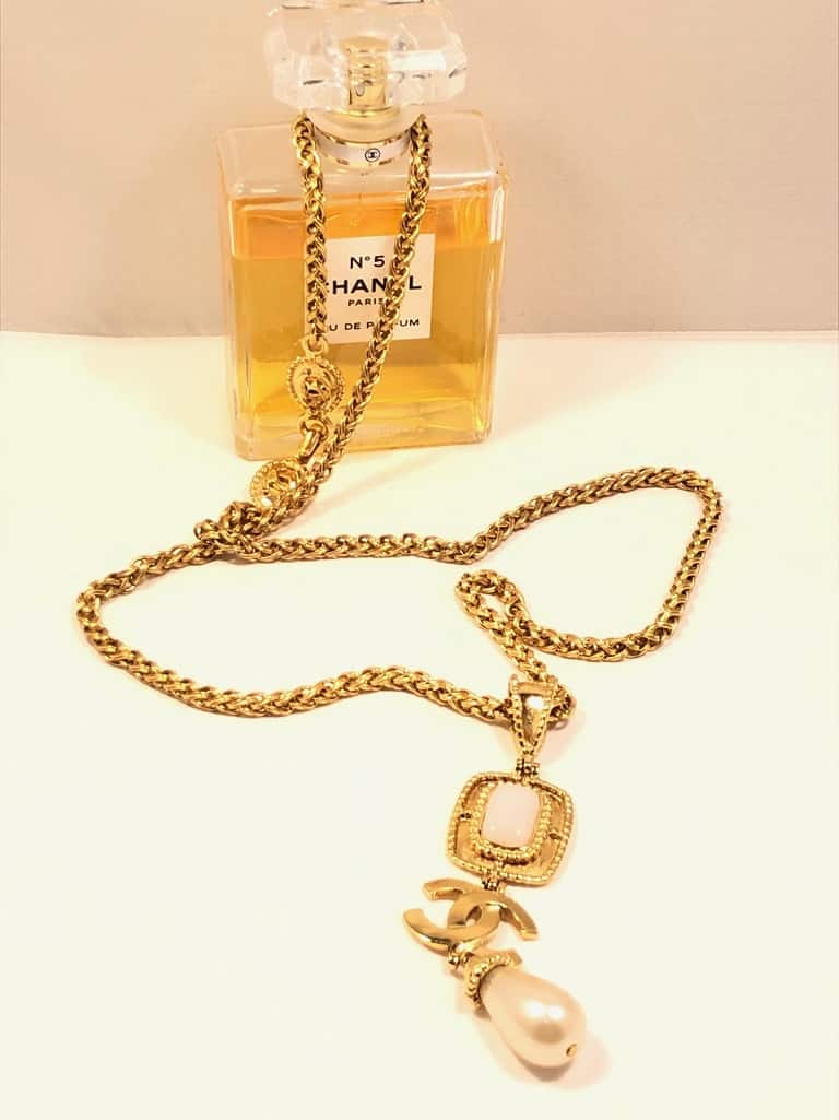 CHANEL Vintage Long Necklace CC Logo Faceted Quartz Cabochon Pearl