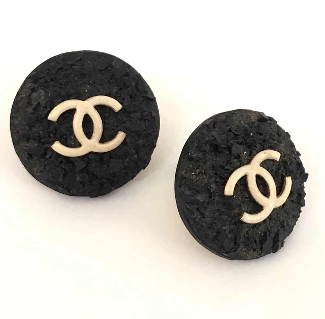 Chanel 1993 CC Logo Large Button Earrings Black Bakelite - Chelsea