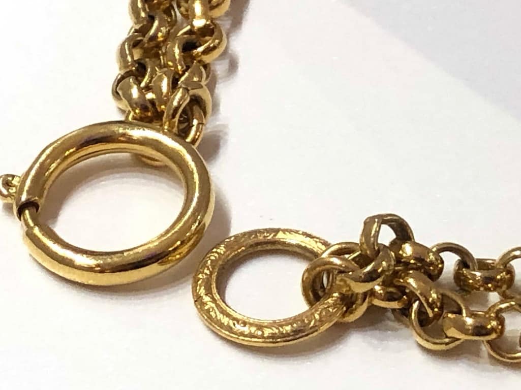 1993 Chanel Heart-Shaped Gold-Plated Pendant Necklace - Chelsea Vintage ...