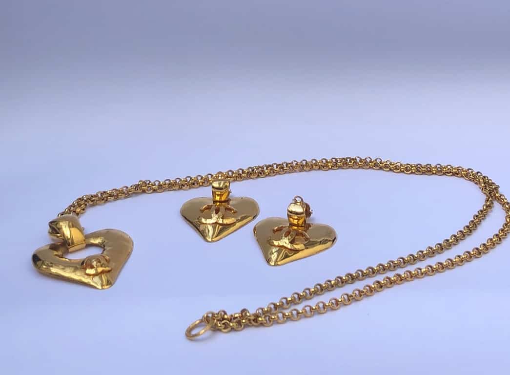 CHANEL Large CC Heart Pendant Chain Necklace 1993 - Chelsea Vintage Couture