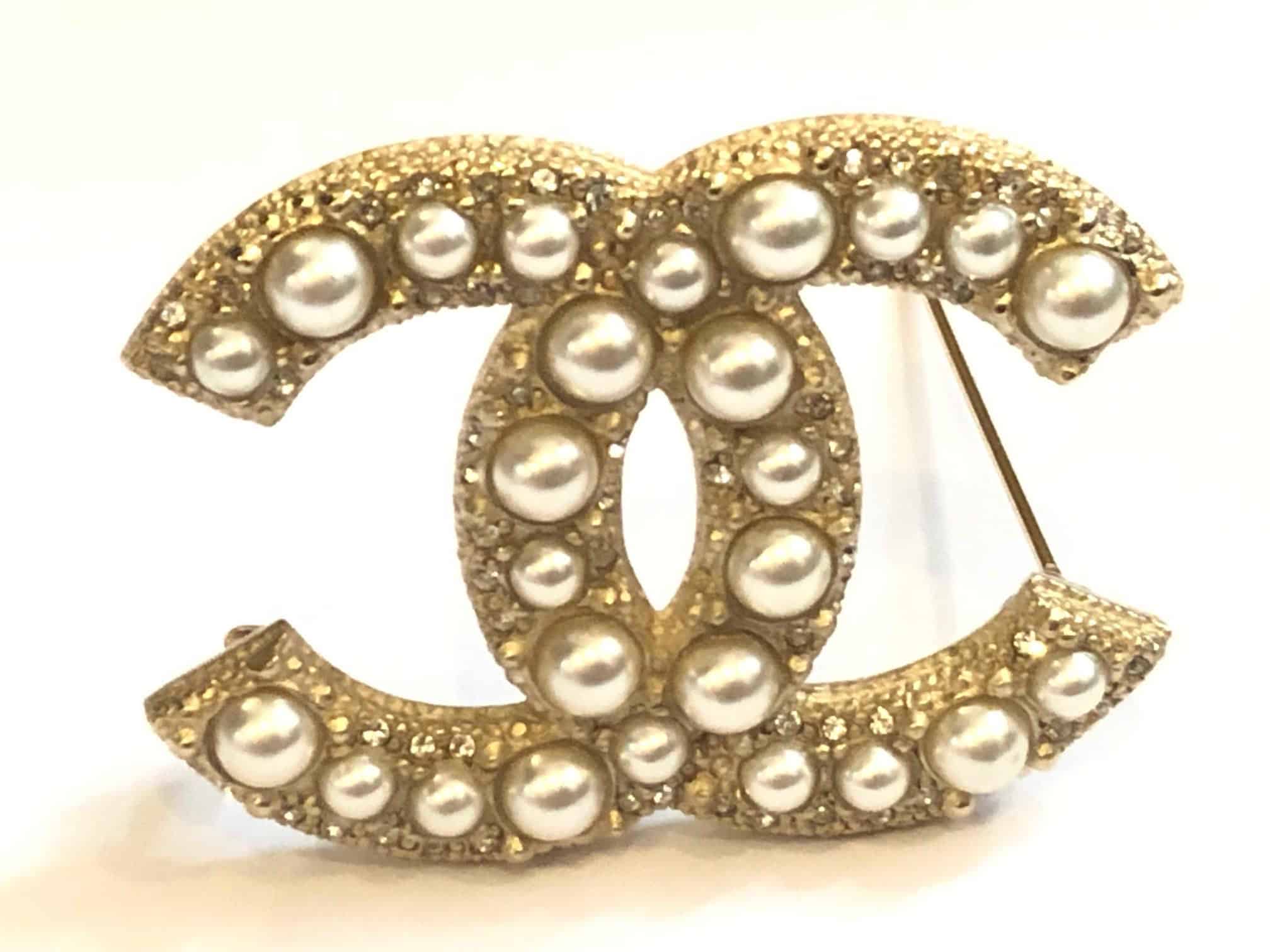 CHANEL 2017 Fall Chanel CC Logo Pin Brooch Crystal Gold Pearl - Chelsea  Vintage Couture