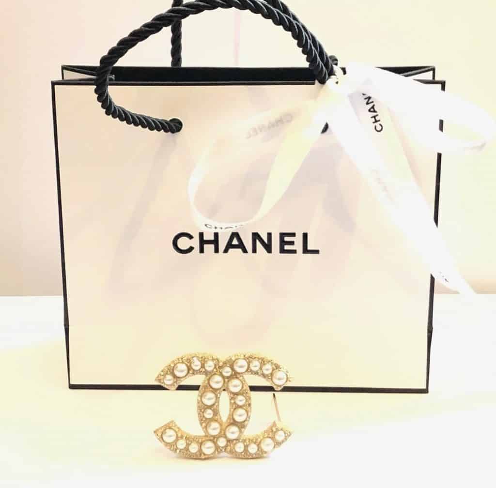 CHANEL 2017 Fall Chanel CC Logo Pin Brooch Crystal Gold Pearl - Chelsea ...