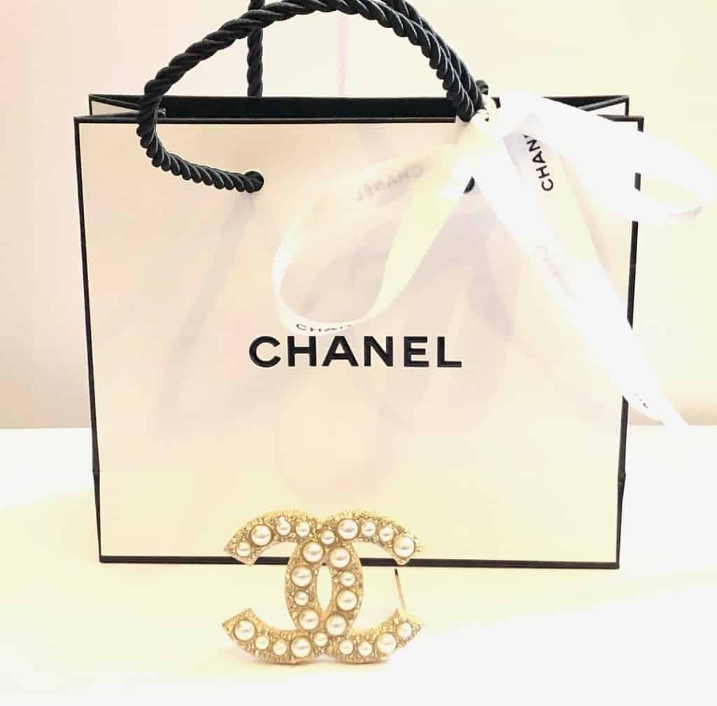 CHANEL 2017 Fall Chanel CC Logo Pin Brooch Crystal Gold Pearl - Chelsea  Vintage Couture