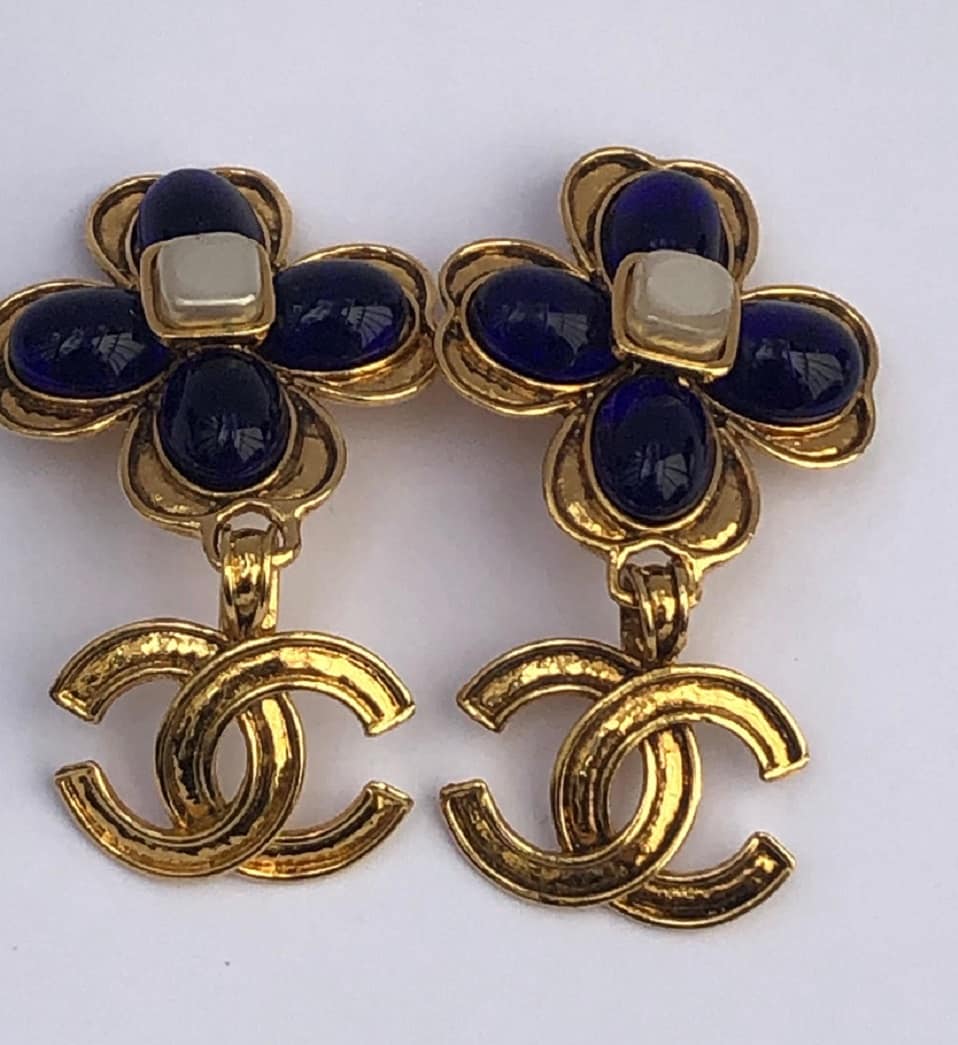CHANEL Gripoix Blue Clover CC Logo Drop Earrings Rare Vintage 1994