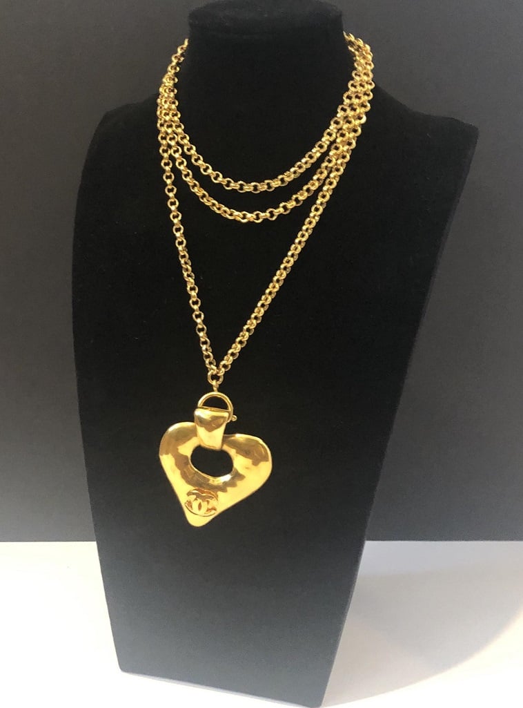 CHANEL Large CC Heart Pendant Chain Necklace 1993 - Chelsea