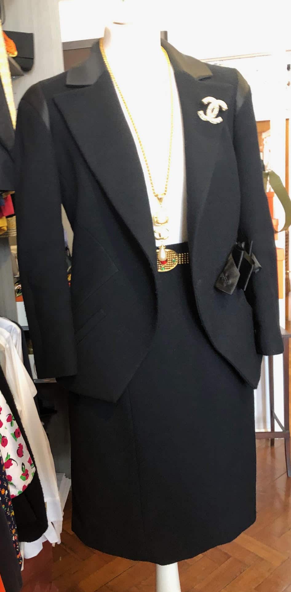 Chanel CHANEL Tweed Jacket Skirt Suit Black EIT0464P8992 – NUIR VINTAGE