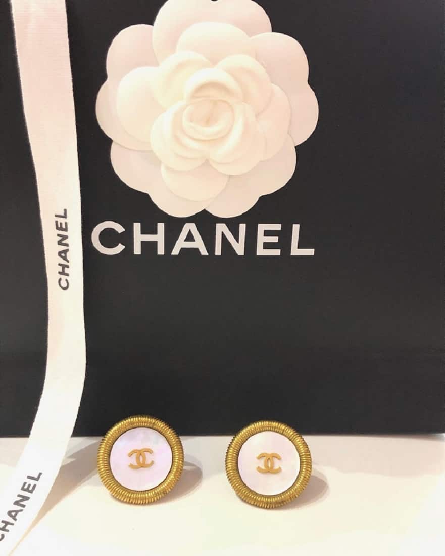 Chanel Cc Pearl Earrings - 7 For Sale on 1stDibs
