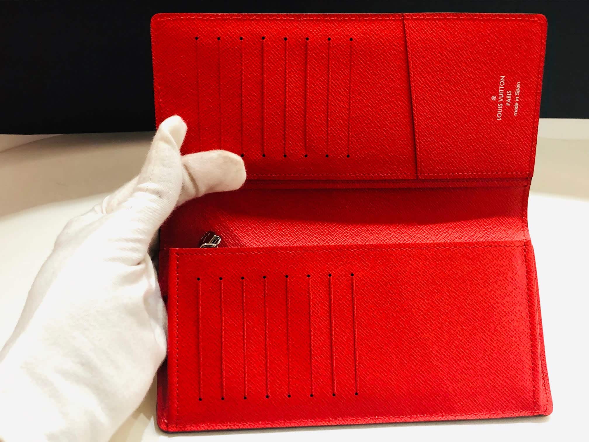 Supreme + Louis Vuitton Wallet bag Red inside  Louis vuitton supreme,  Louis vuitton wallet, Louis vuitton bag