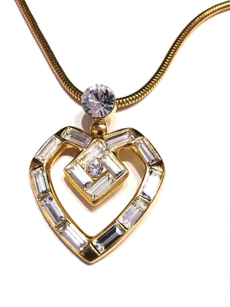 SOLD OUT】YSL Yves Saint Laurent Vintage Gold Tone Heart Necklace Ambe –  Bujor Japan