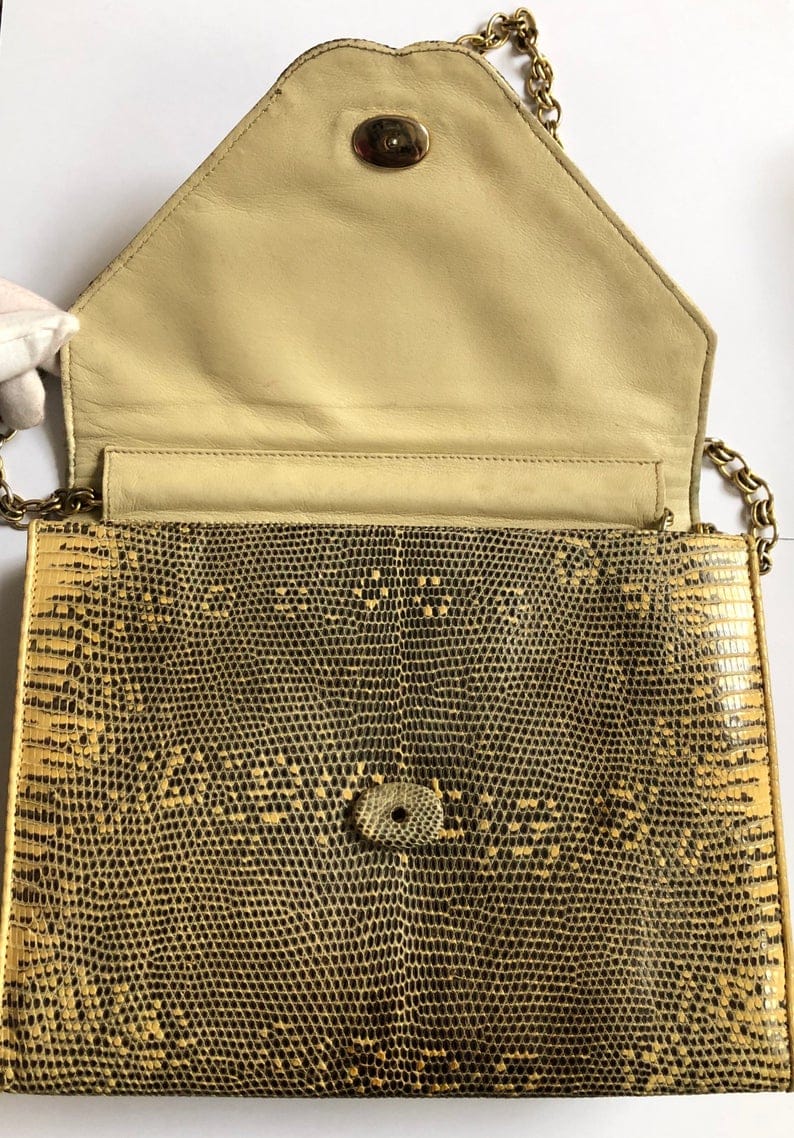 CHANEL Lizard Shoulder Clutch Chain CC Logo Bag Vintage - Chelsea