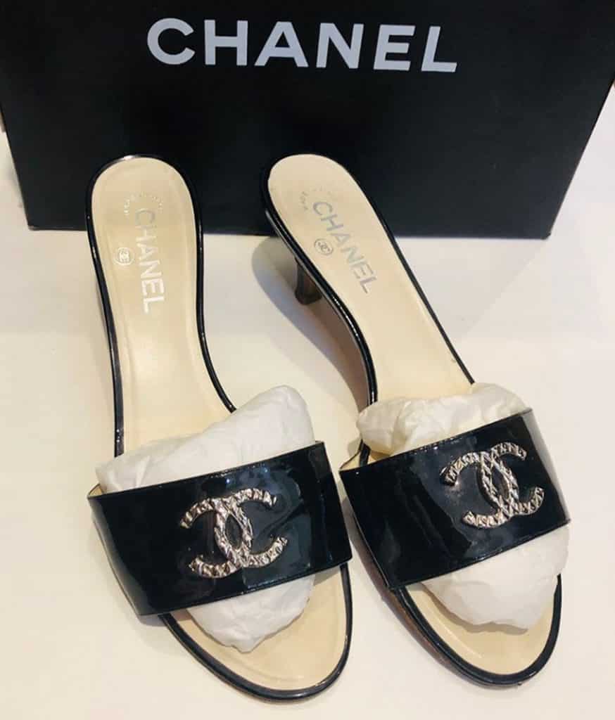 Chanel CC Logo Chain Detail White Leather Wooden Sole Mule Sandals