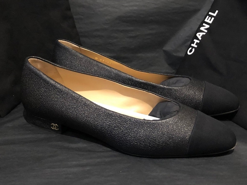 CHANEL Ballerinas Black Monochrome Leather And Gros Grain Cap Toe - Chelsea  Vintage Couture