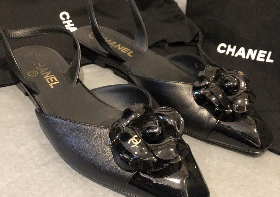 CHANEL Black Slingbacks Sandals Camellia Flower Black Leather And Patent Shoes