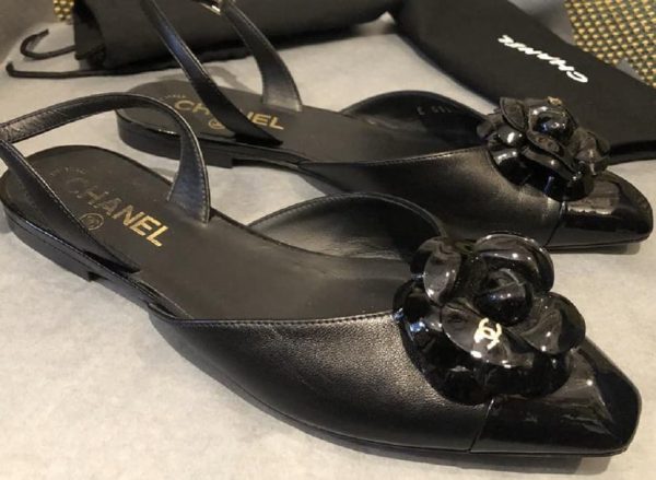 chanel black slingbacks sandals camellia flower black leather and patent shoes