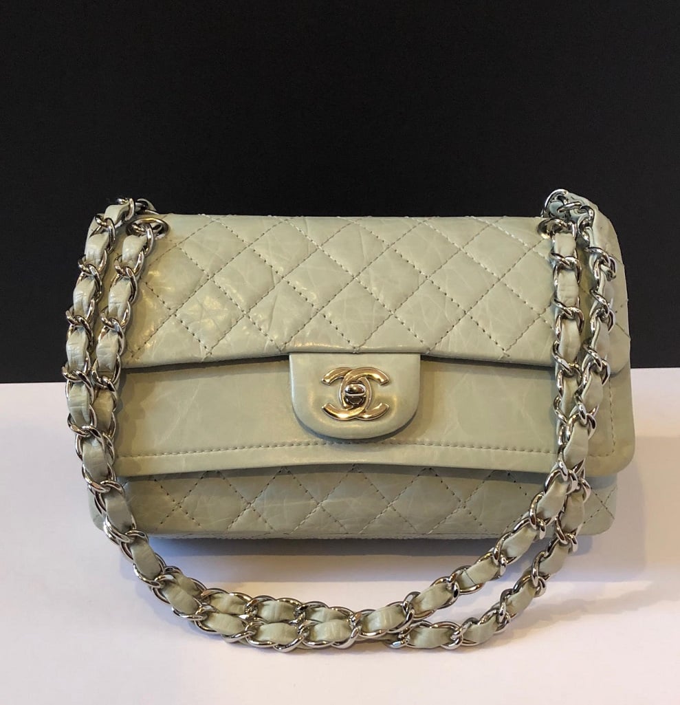 chanel clutch bag with chain
