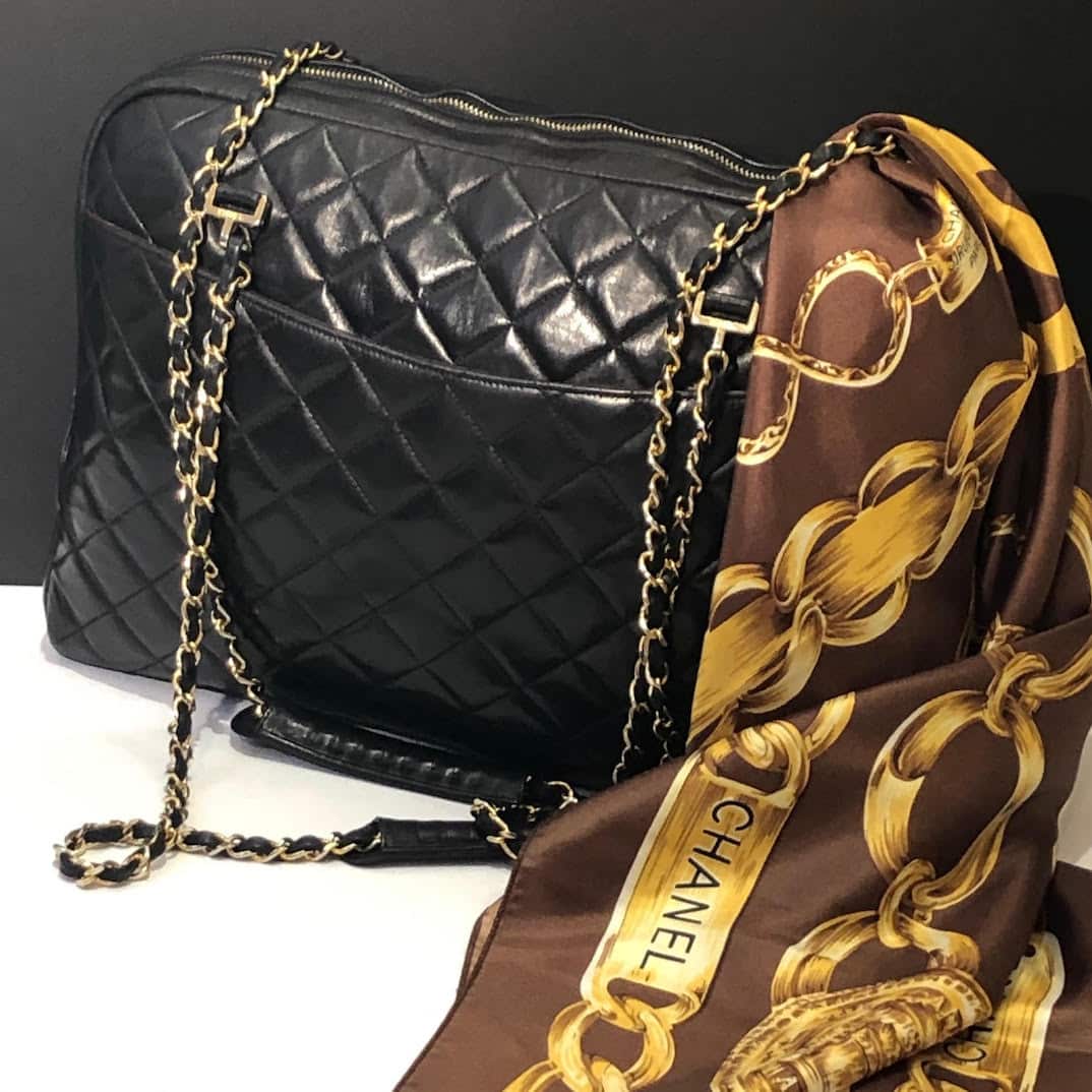 CHANEL Timeless Bag Quilted Leather Lambskin Maxi Vintage 1989 - Chelsea  Vintage Couture