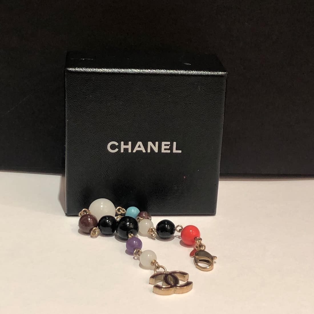 chanel pearl charm bracelet vintage