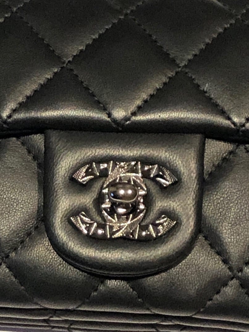 CHANEL 19 Handbag Back Pocket CC lock Quilted Black Crossbody - Chelsea  Vintage Couture