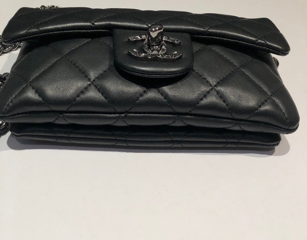 Chanel Lipstick Cc Logo Wallet On Chain Flap 222195 Black Cross Body Bag