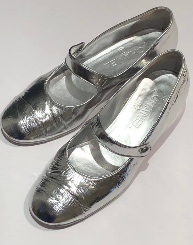 CHANEL Ballerina Flats Laminated Calfskin Silver Crossover Strap Leather Shoes - Chelsea Vintage