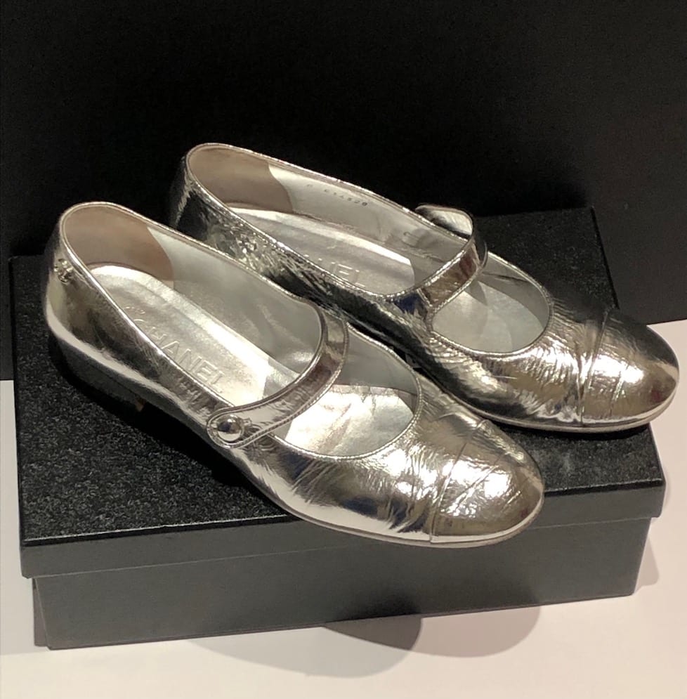 Leather ballet flats Chanel Silver size 4 UK in Leather - 34882869