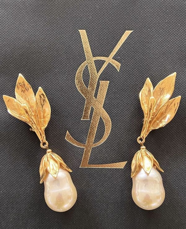 YVES SAINT-LAURENT Vintage Pearl Flower Earrings Vintage