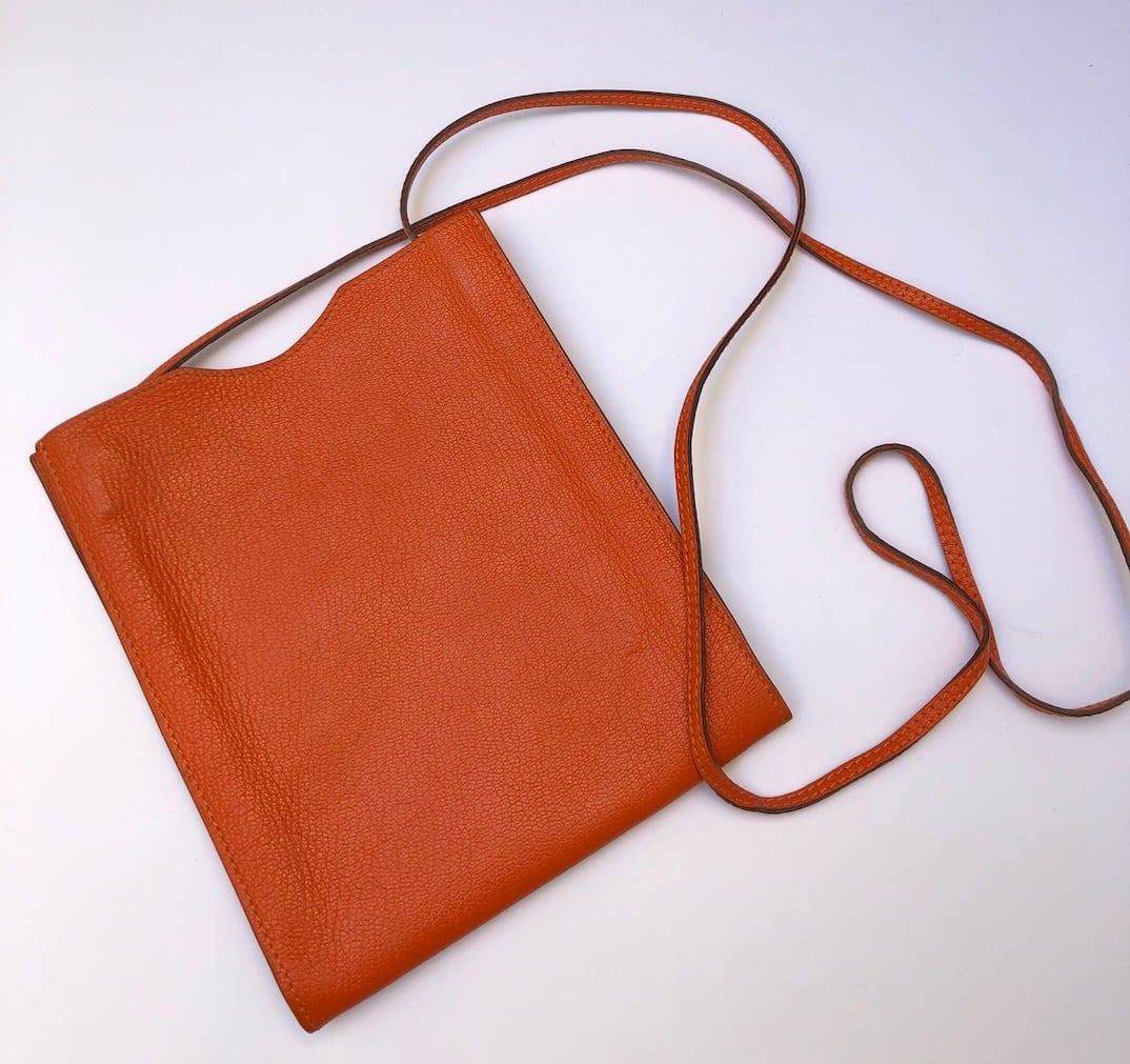 Victoria leather handbag Hermès Orange in Leather - 19708486