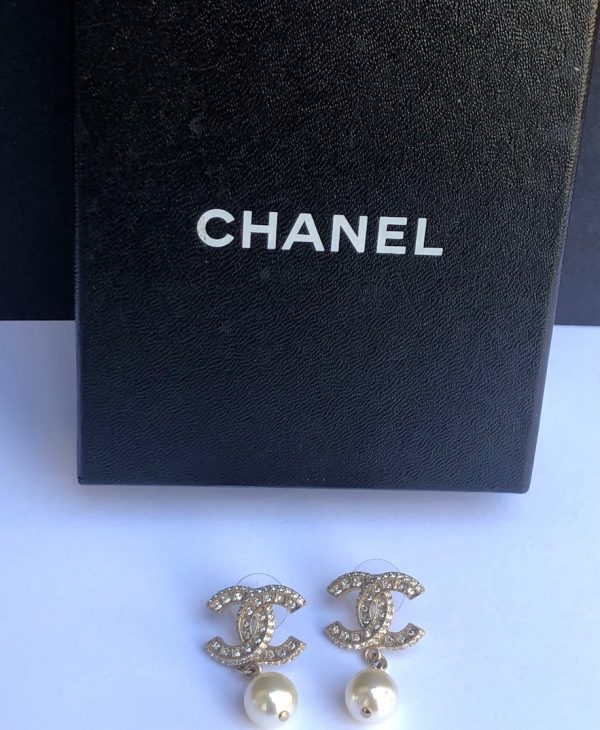 CHANEL 2020 Strass & faux Pearl CC Drop Earrings W/Box - Chelsea ...