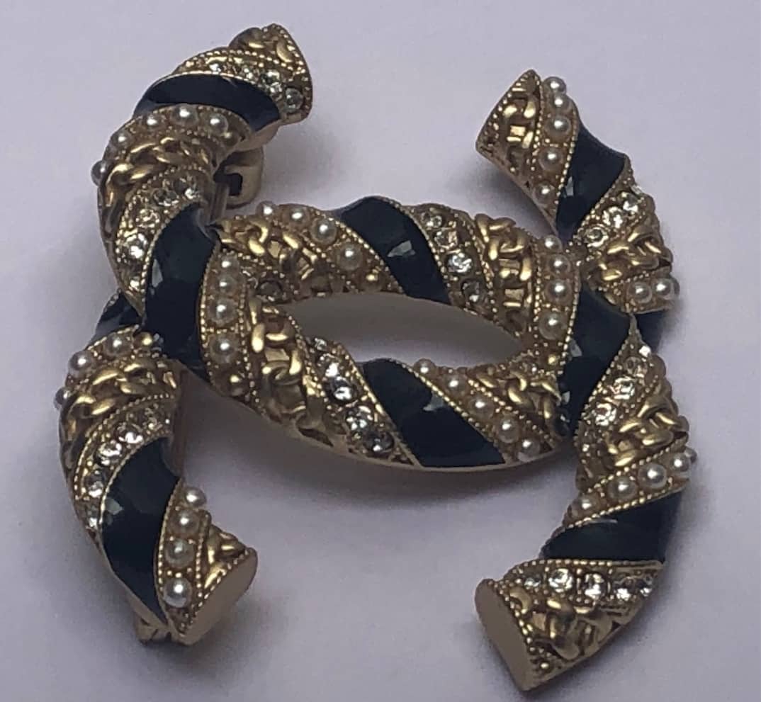 Chanel Light Gold Crystal Twisted CC Brooch