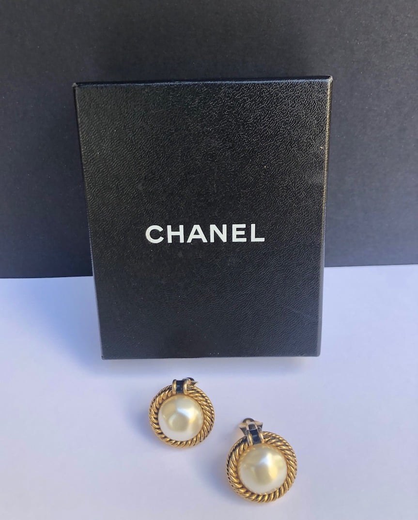 VINTAGE CHANEL CC LARGE GOLD DANGLING EARRINGS  ON HOLD