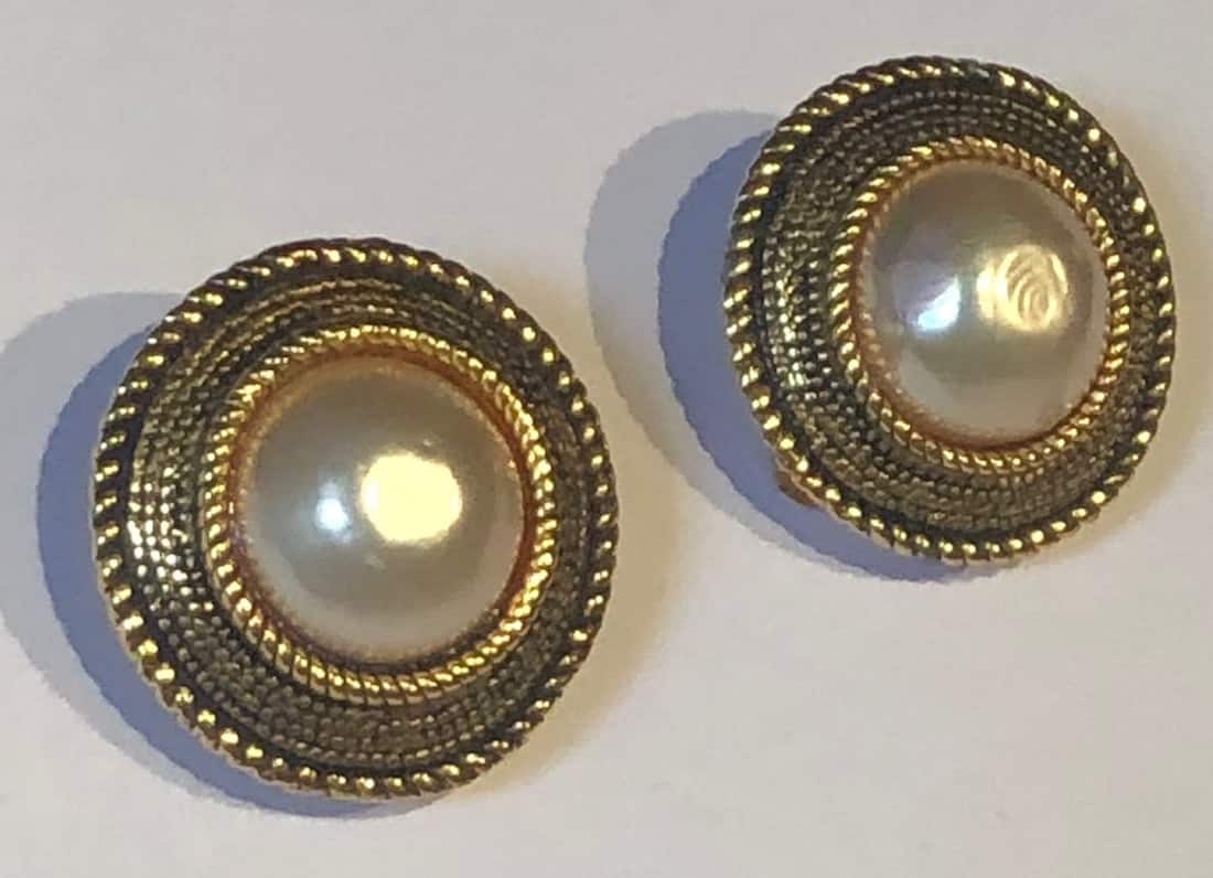 CHANEL Vintage Classic Gold & Pearl Circular Earrings 1985