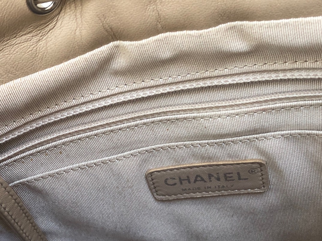 CHANEL Urban Spirit Backpack Quilted Lambskin Large 2016 - Chelsea
