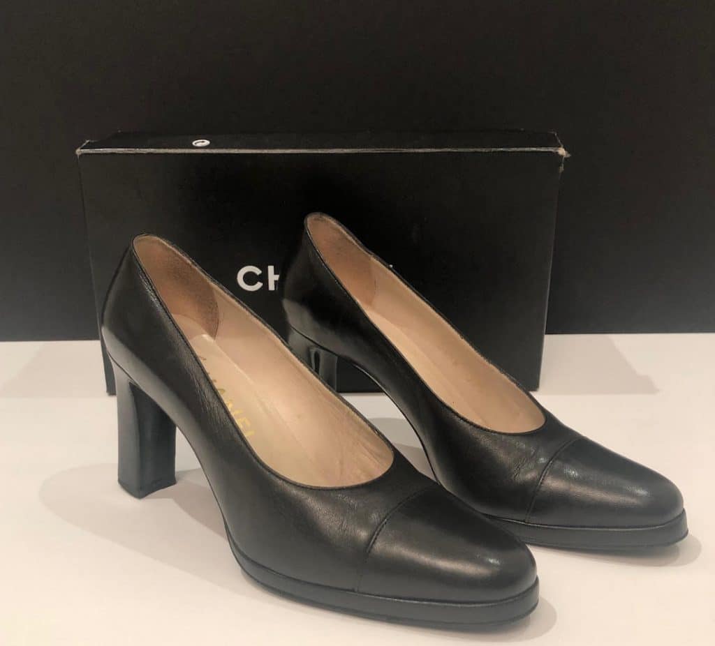 New Chanel Black Patent Leather Mules Classic Bow CC Logo Heels