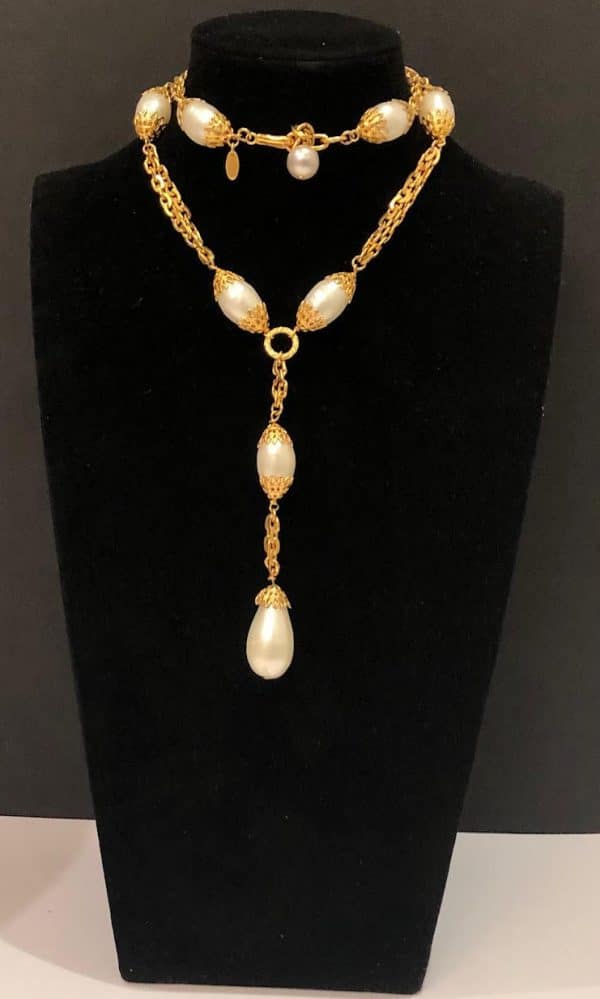 chanel pre-owned pearl necklace