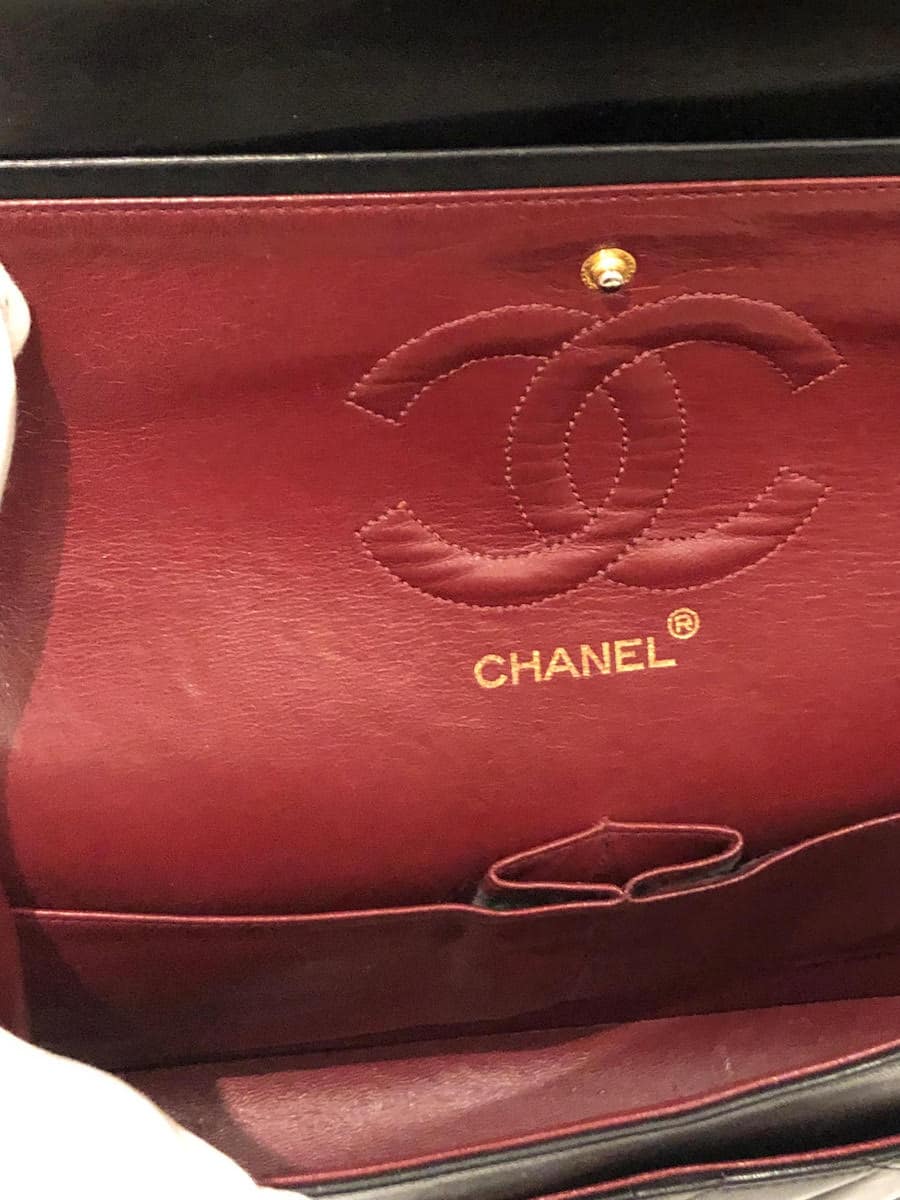 1980s Chanel purple suede gold hardware Satchel bag  Chanel PreOwned   Wondrland Capri