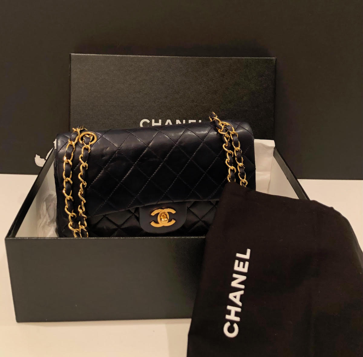 Chanel 2.55 vintage timeless 23 cm