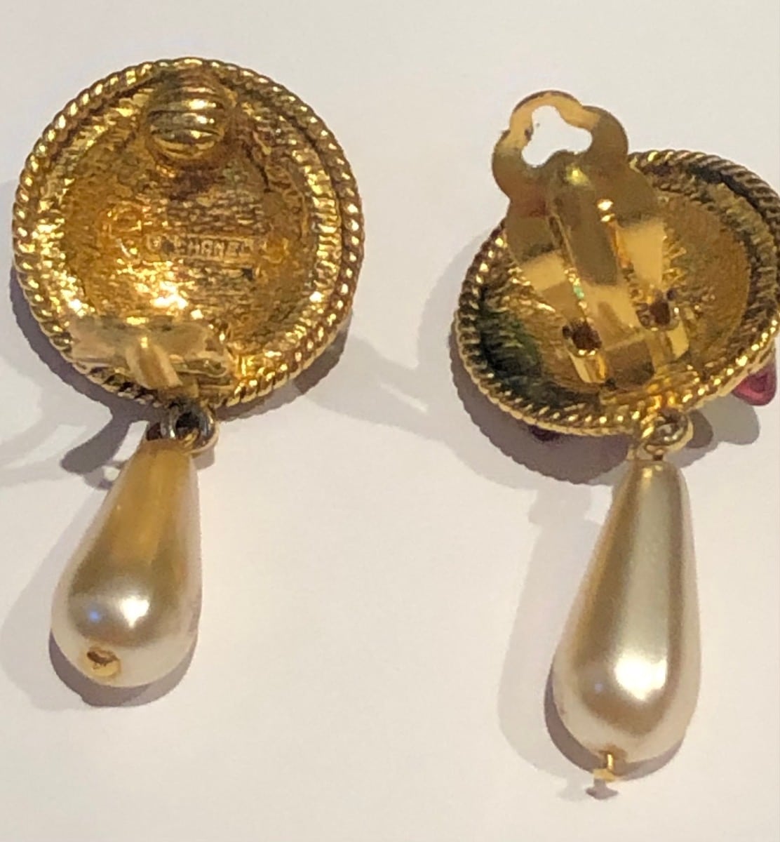 chanel gold pearl earrings
