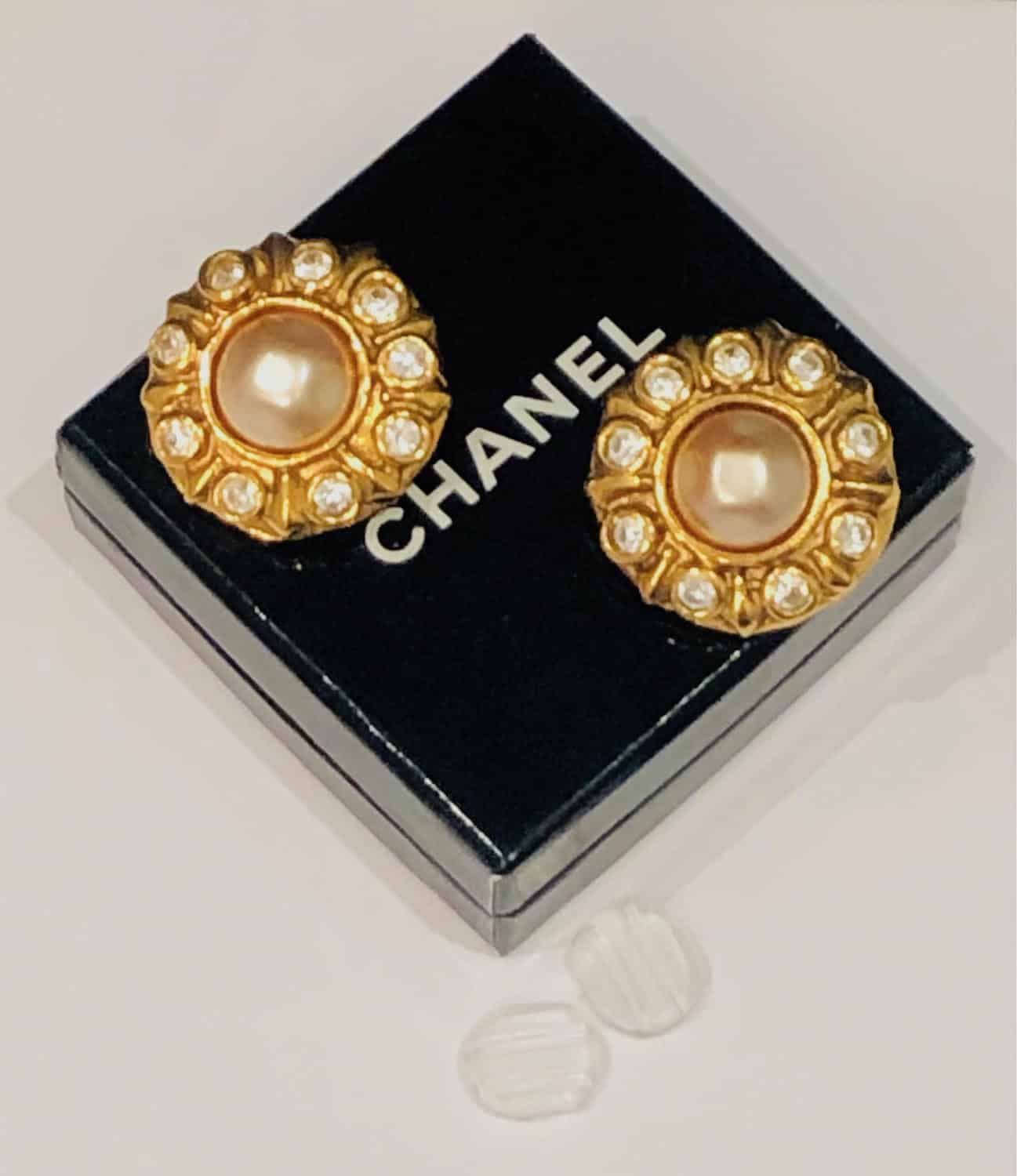CHANEL Earrings 1970s Vintage Faceted Pearl & Crystals Flower Clip