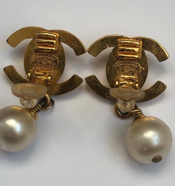 chanel 1996 twist lock earrings pearl drop gold tone vintage w/box