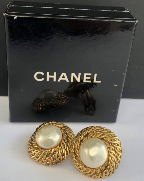 chanel vintage earrings filigree twisted gold metal & pearl w/box 1980
