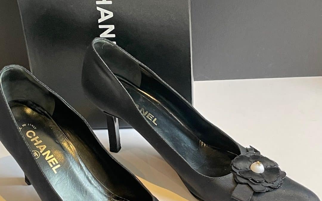 CHANEL Camellia Pearl CC Logo Heels black Shoes